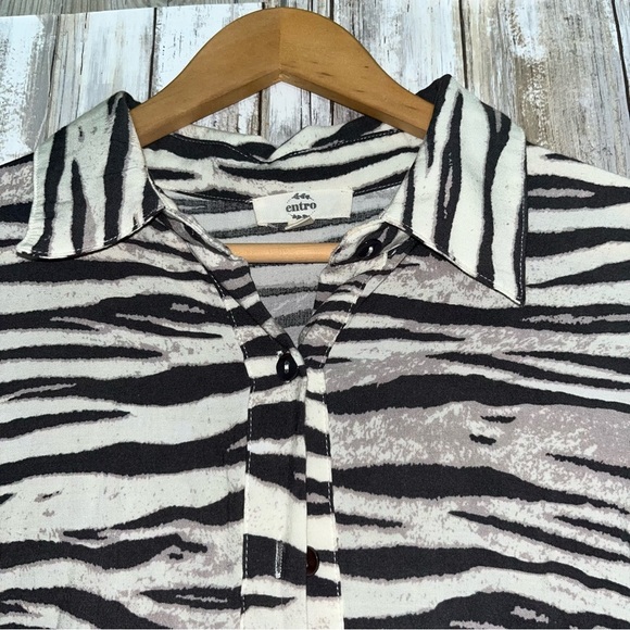 Entro Zandy Zebra Button Up - Picture 4 of 8